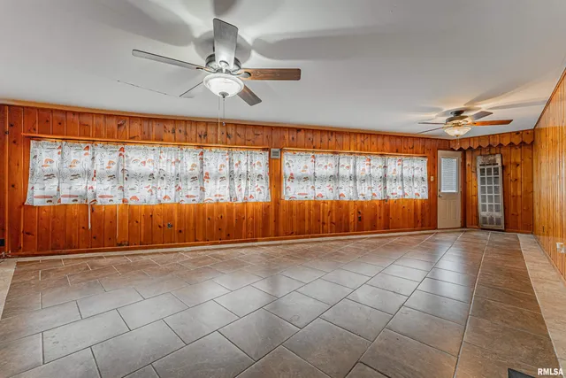 $125,000 | 802 Bryan Avenue, Lincoln, IL 62656