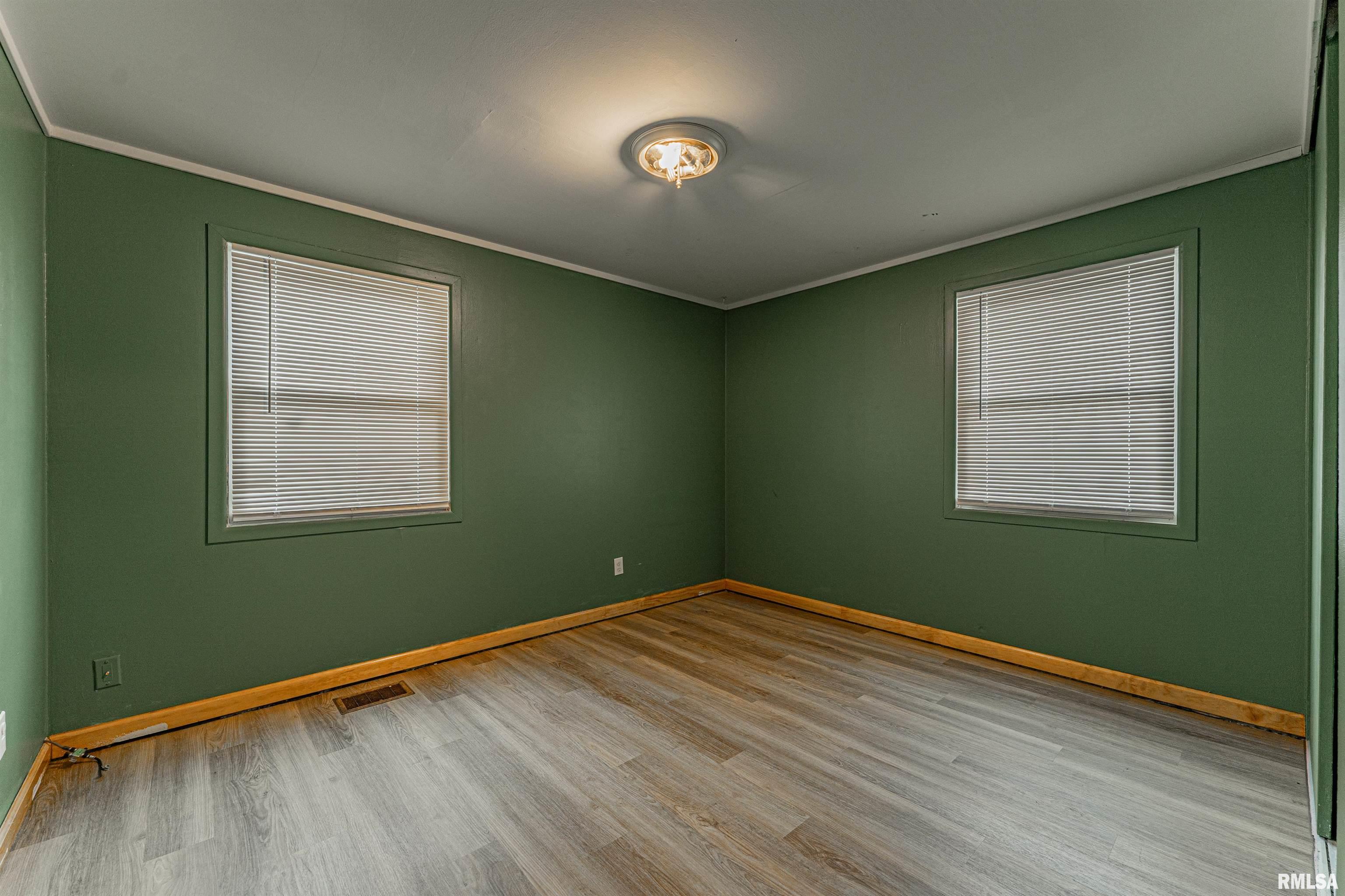 802 Bryan Avenue Lincoln, IL 62656 - Photo 15 of 22