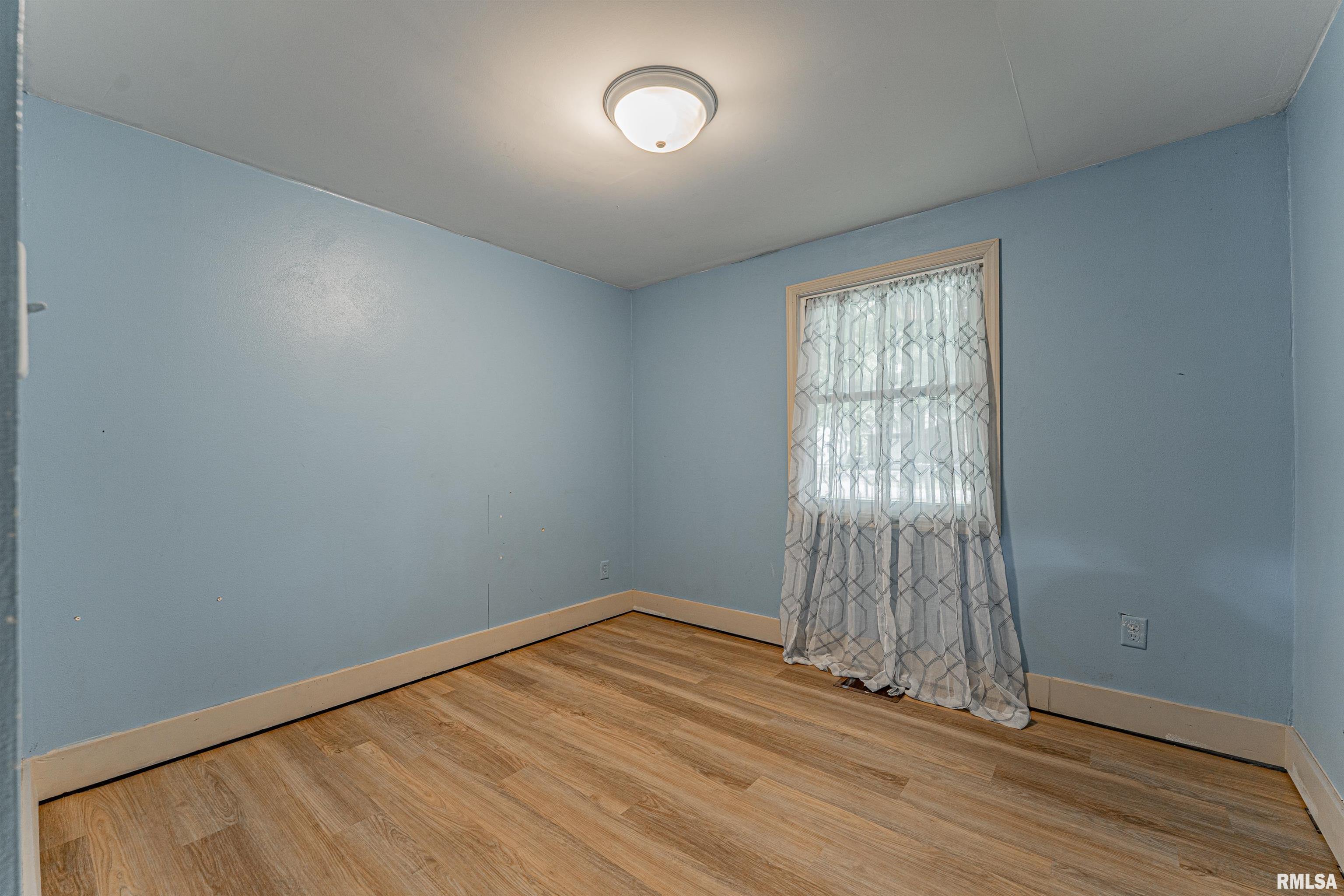 802 Bryan Avenue Lincoln, IL 62656 - Photo 17 of 22