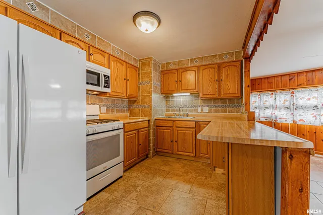 $125,000 | 802 Bryan Avenue, Lincoln, IL 62656