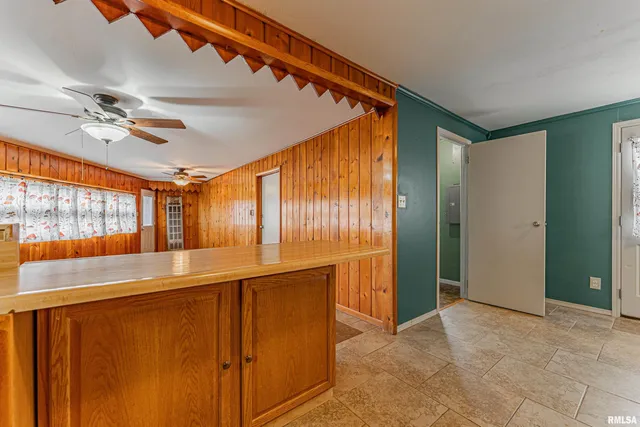 $125,000 | 802 Bryan Avenue, Lincoln, IL 62656