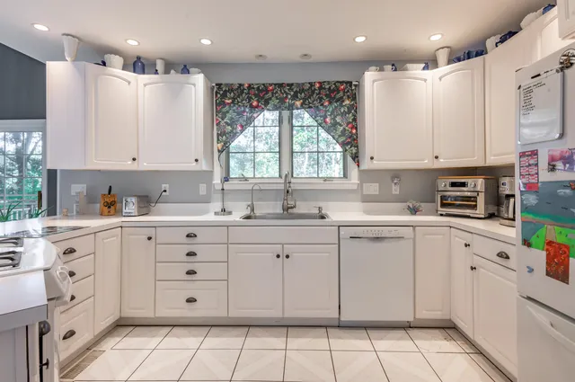 $1,950,000 | 12 Leclair Drive, Hudson, NH 03051