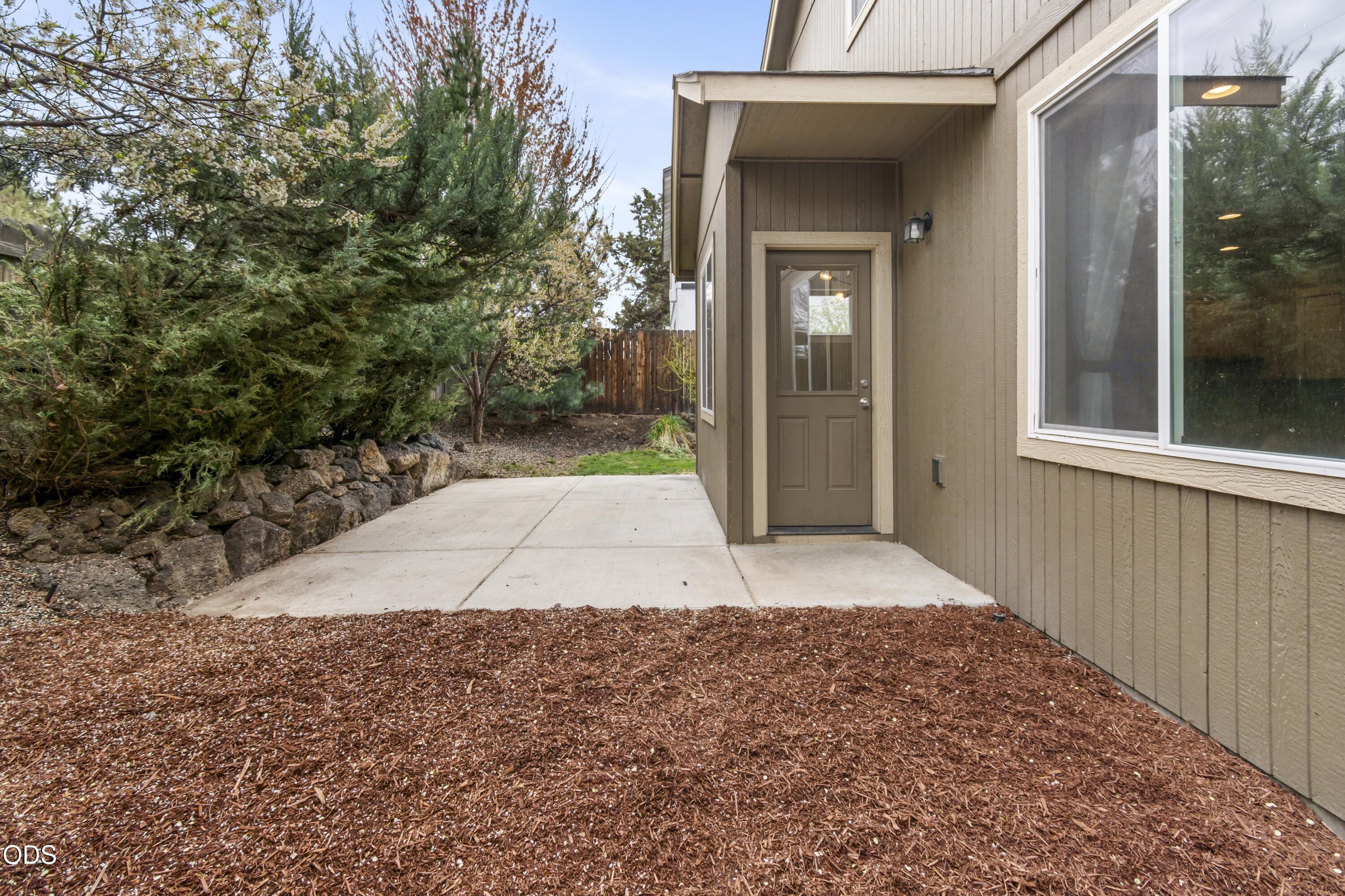 21332 Oconnor Way Bend, OR 97701 - Photo 5 of 33 a view of a backyard of a house
