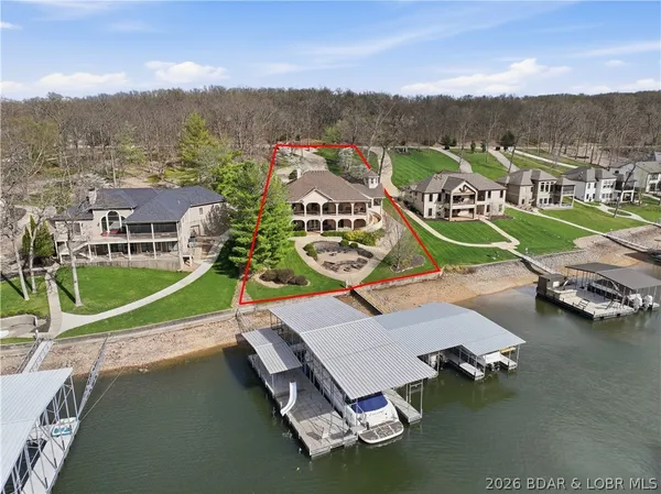 $2,869,000 | Undisclosed Address, Sunrise Beach, MO 65079