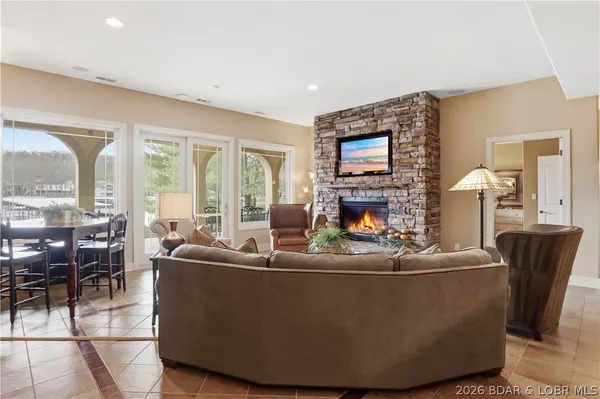$2,869,000 | Undisclosed Address, Sunrise Beach, MO 65079