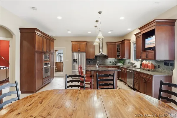 $2,869,000 | Undisclosed Address, Sunrise Beach, MO 65079