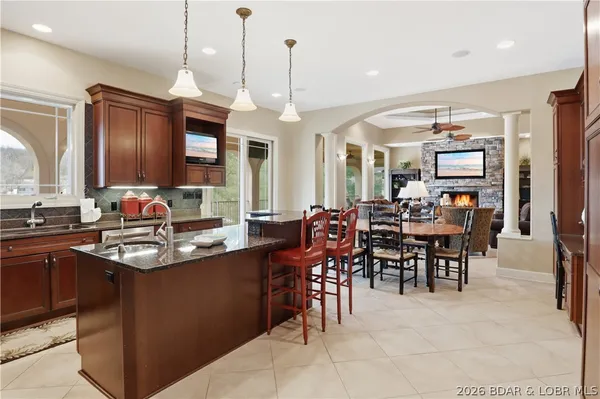 $2,869,000 | Undisclosed Address, Sunrise Beach, MO 65079