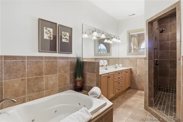 $2,869,000 | Undisclosed Address, Sunrise Beach, MO 65079