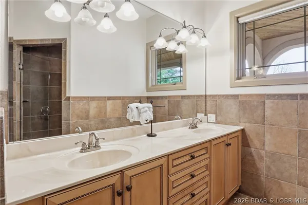 $2,869,000 | Undisclosed Address, Sunrise Beach, MO 65079