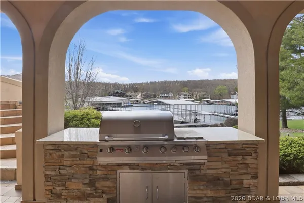 $2,869,000 | Undisclosed Address, Sunrise Beach, MO 65079