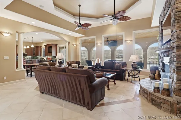 $2,869,000 | Undisclosed Address, Sunrise Beach, MO 65079
