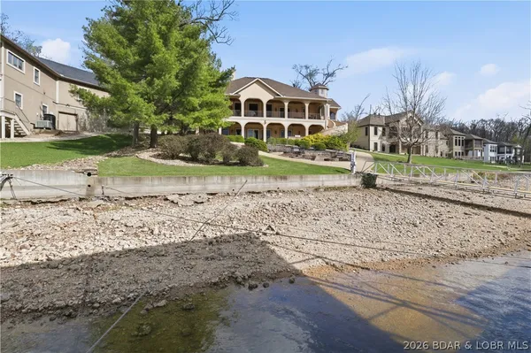 $2,869,000 | Undisclosed Address, Sunrise Beach, MO 65079