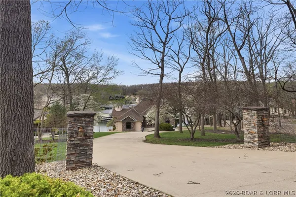 $2,869,000 | Undisclosed Address, Sunrise Beach, MO 65079