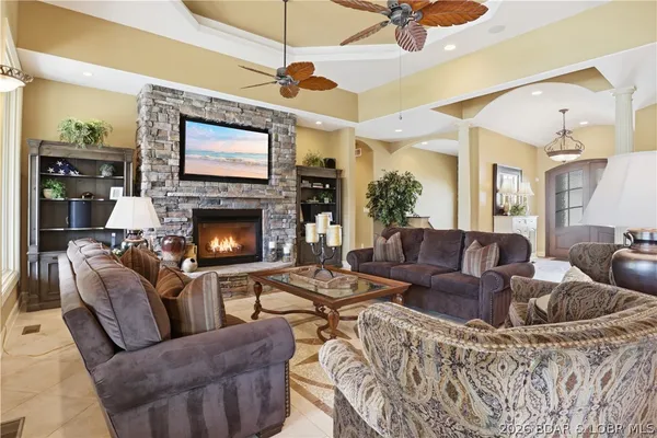 $2,869,000 | Undisclosed Address, Sunrise Beach, MO 65079