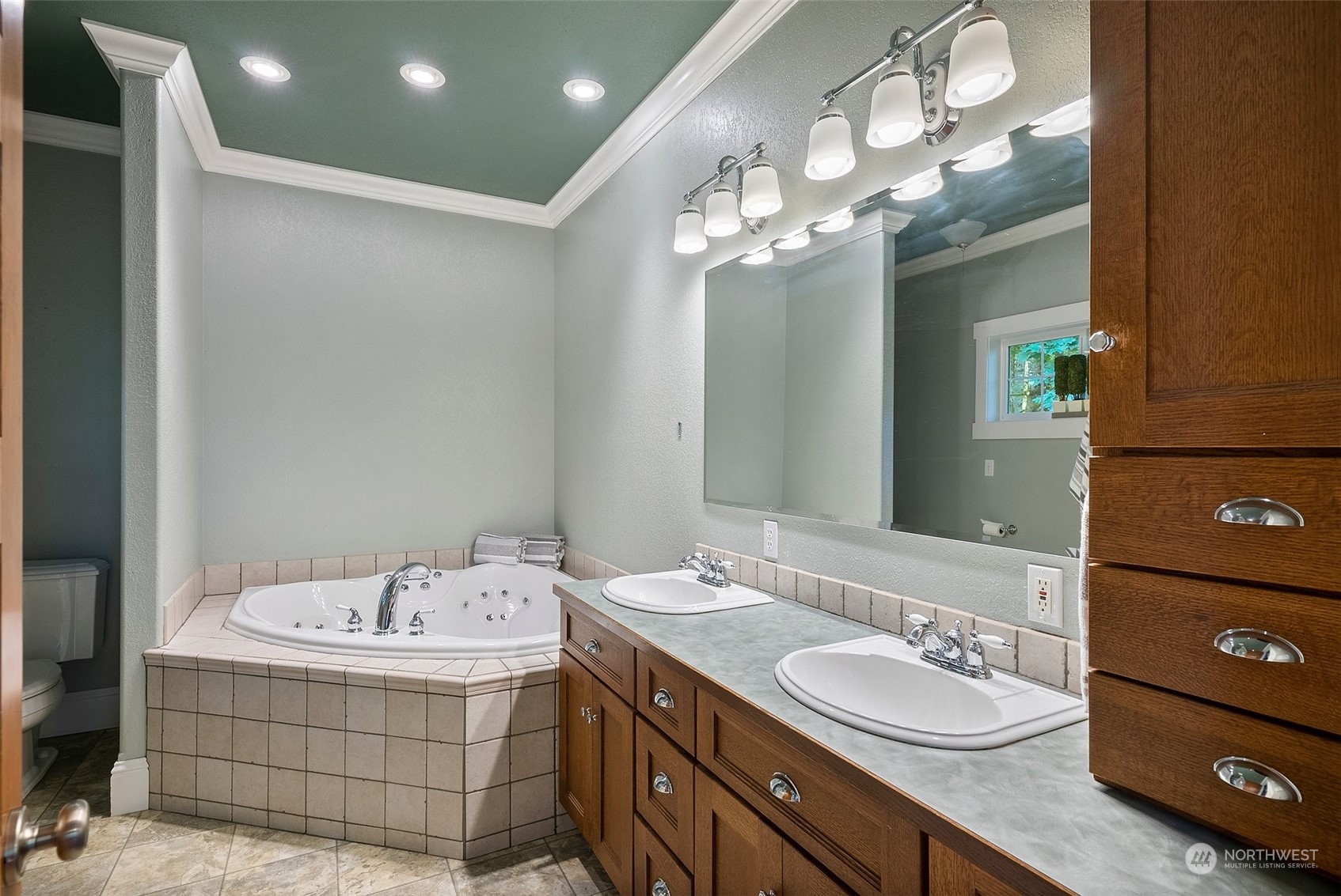5416 Johnson Point Road Northeast Olympia, WA 98516 - Photo 19 of 40 Gallery Image 19