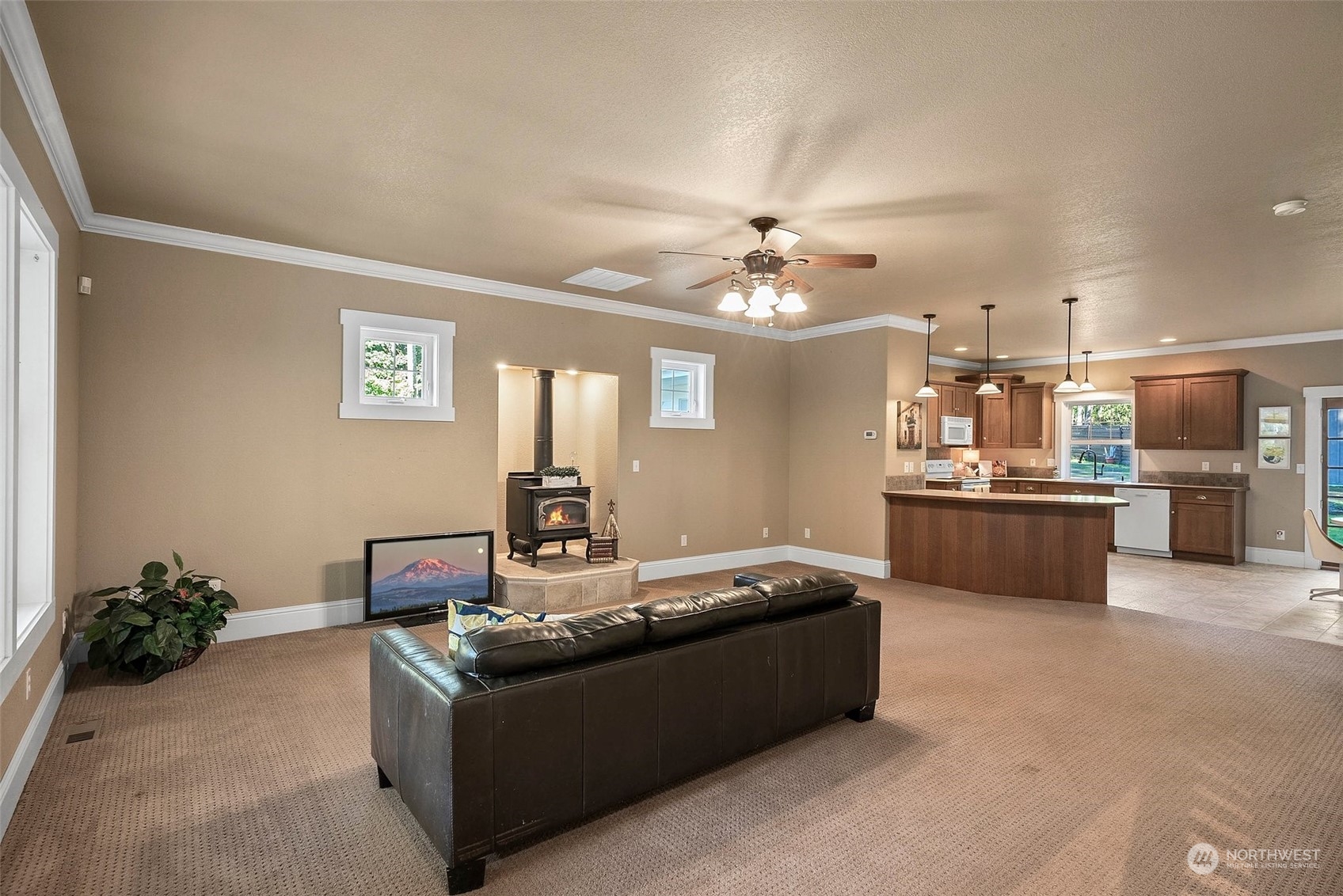 5416 Johnson Point Road Northeast Olympia, WA 98516 - Photo 6 of 40 Gallery Image 6