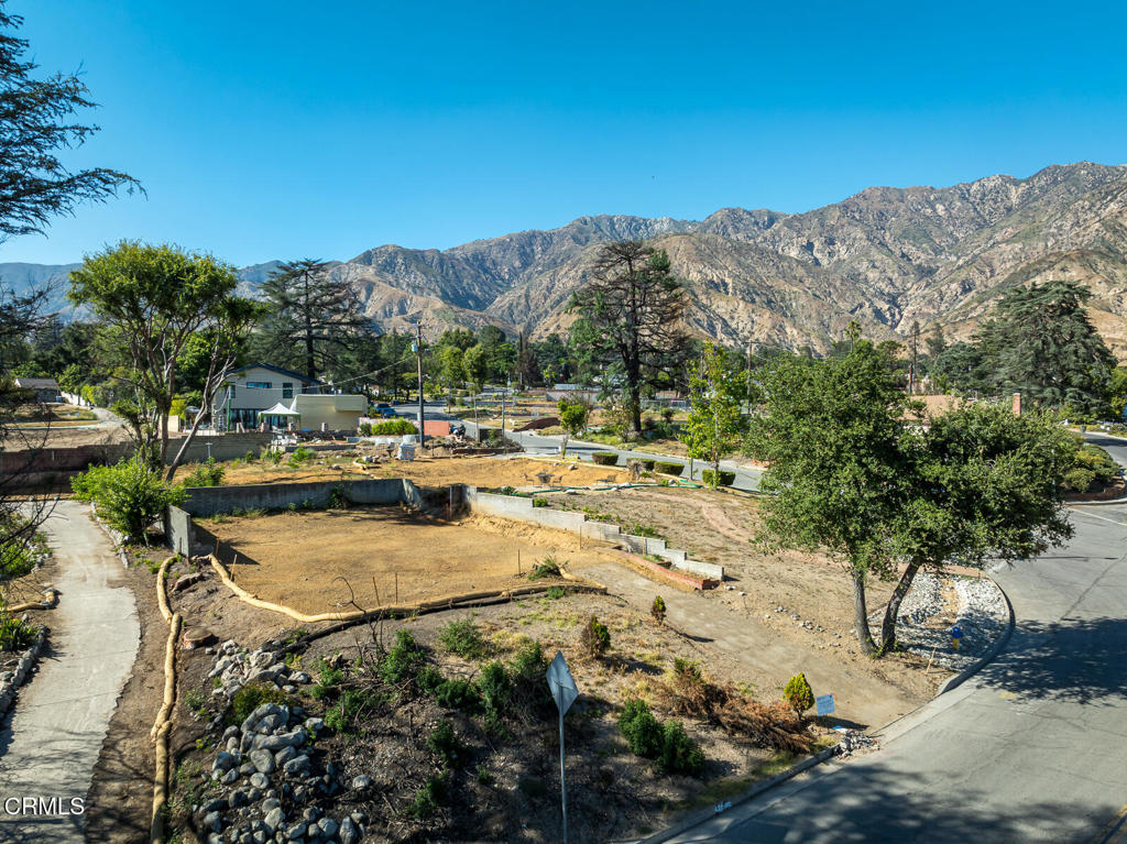 1077 East Palm Street Altadena, CA 91001 - Photo 15 of 44