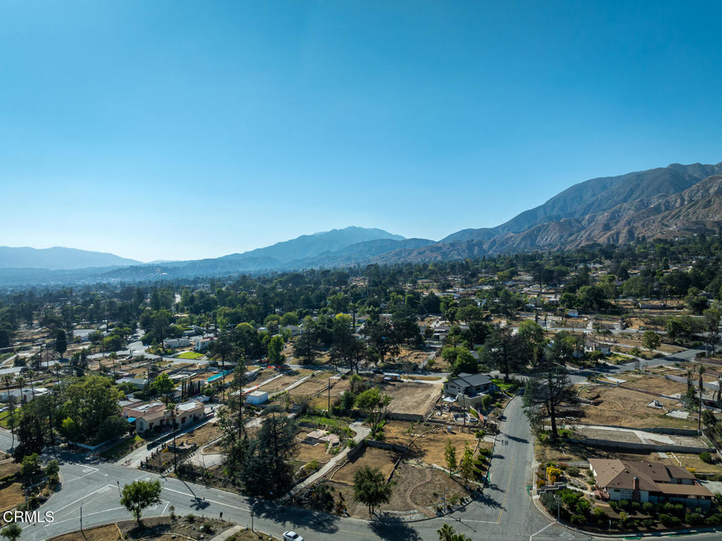 1077 East Palm Street Altadena, CA 91001 - Photo 25 of 44 a view of a city