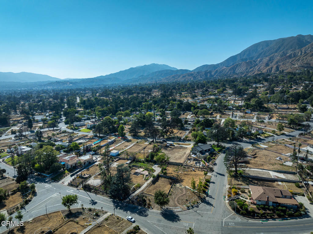 1077 East Palm Street Altadena, CA 91001 - Photo 26 of 44 an aerial view of residential house and green space