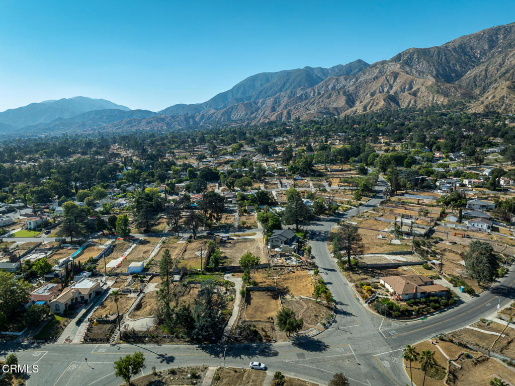 1077 East Palm Street Altadena, CA 91001 - Photo 27 of 44 an aerial view of residential house and green space