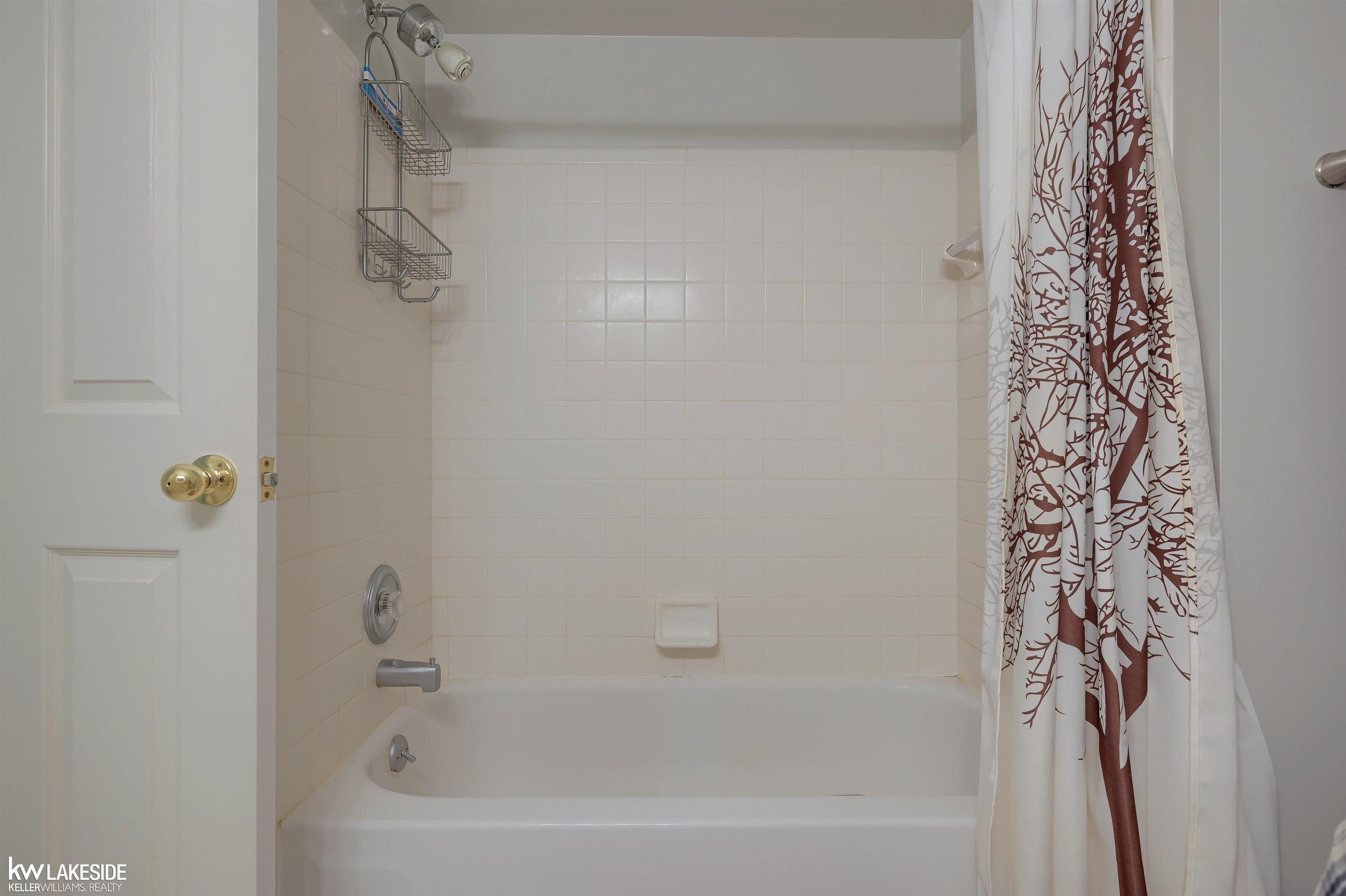 740 Lake Ridge Road Rochester Hills, MI 48307 - Photo 25 of 32