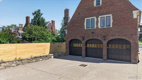 $4,850,000 | 5795 Lindell Boulevard, St. Louis, MO 63112