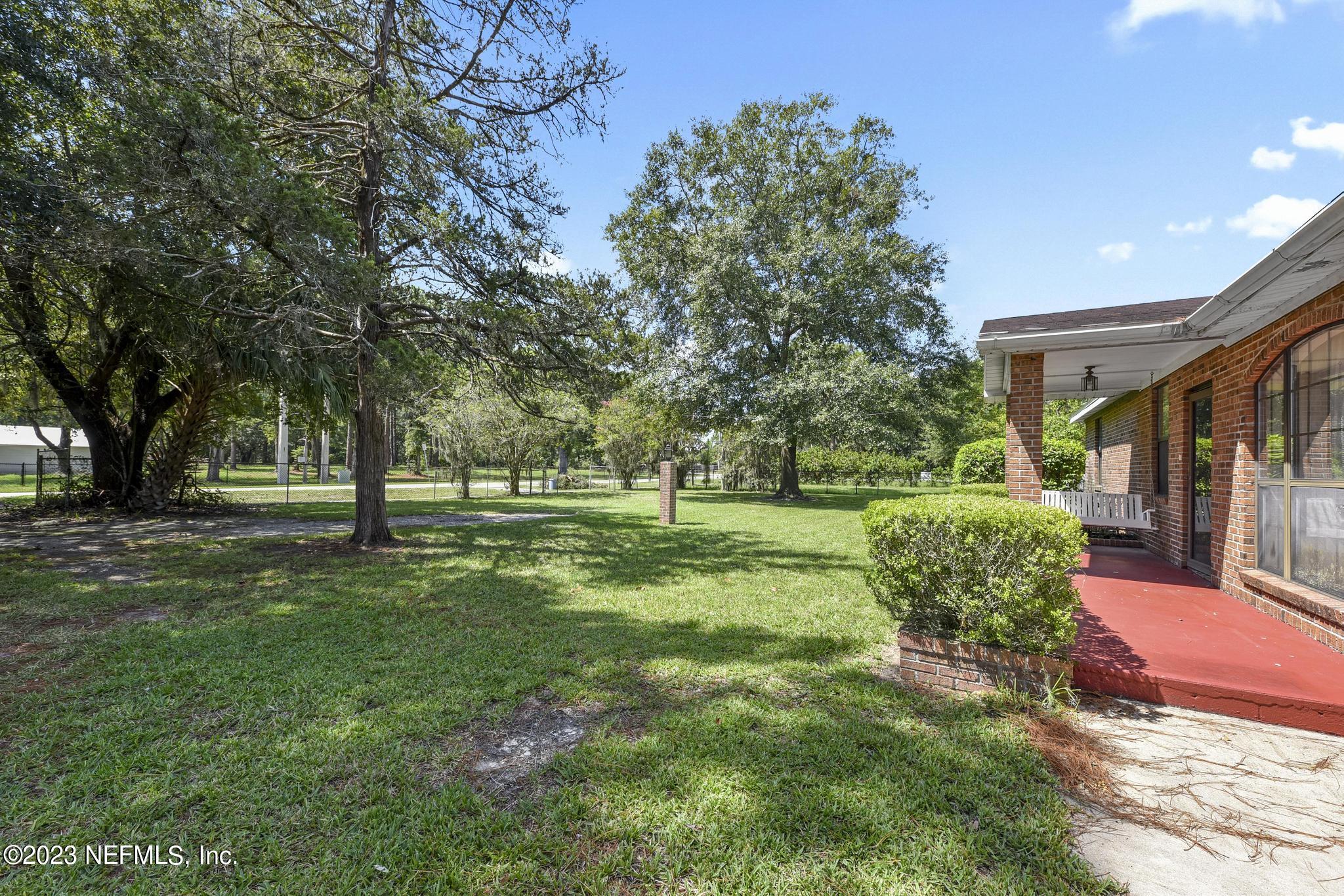 Porch & Yard