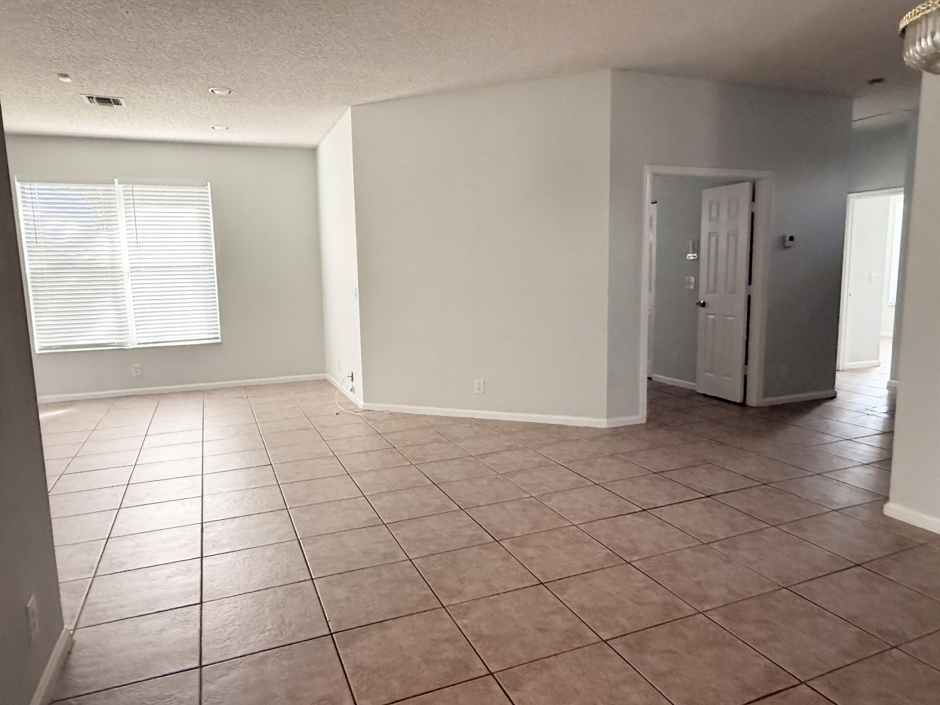 12077 Sunset Point Circle Wellington, FL 33414 - Photo 10 of 16 IMG_5403
