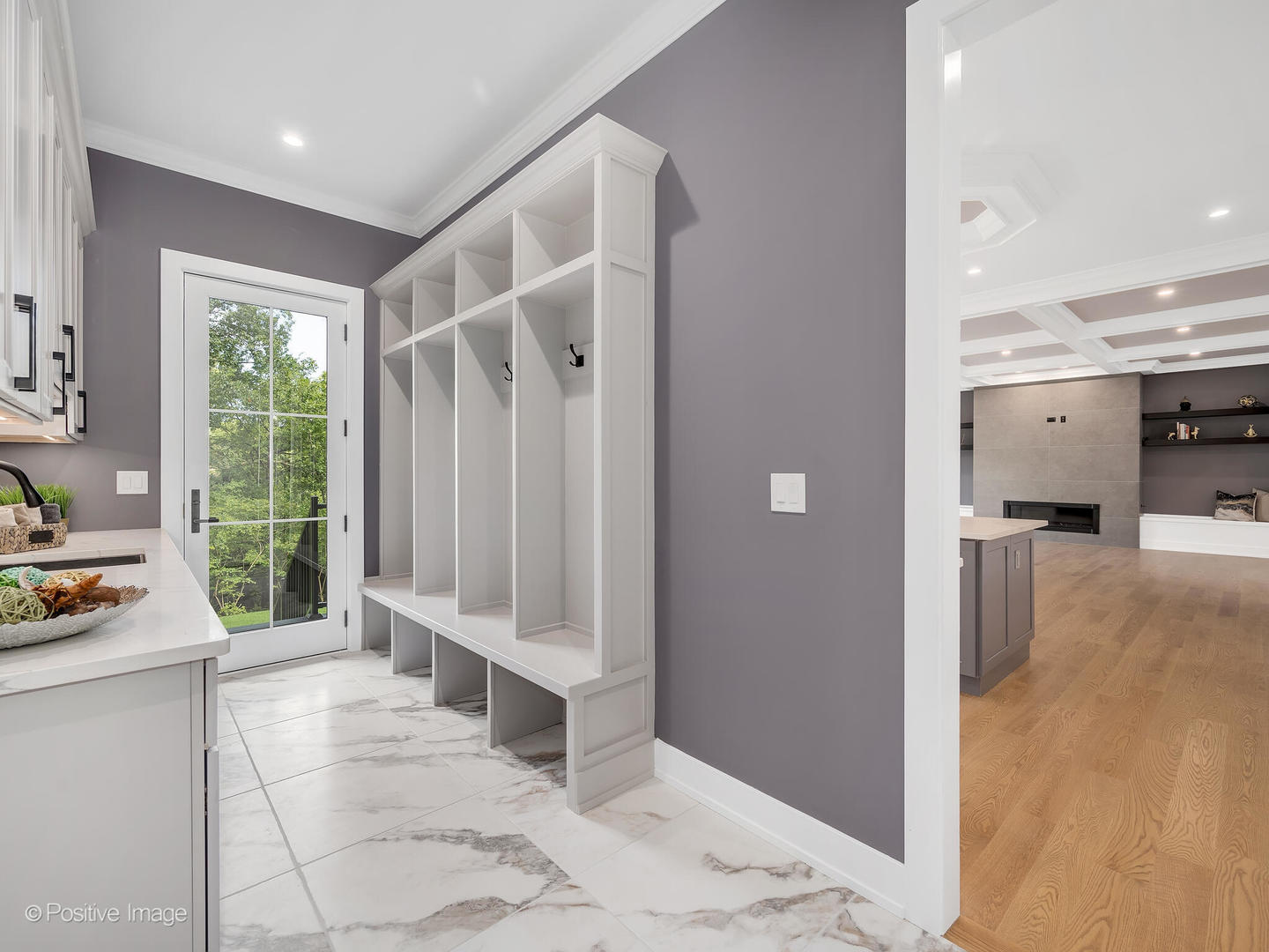 11480 Circle Drive Burr Ridge, IL 60527 - Photo 19 of 53 a view of entryway with livingroom and furniture
