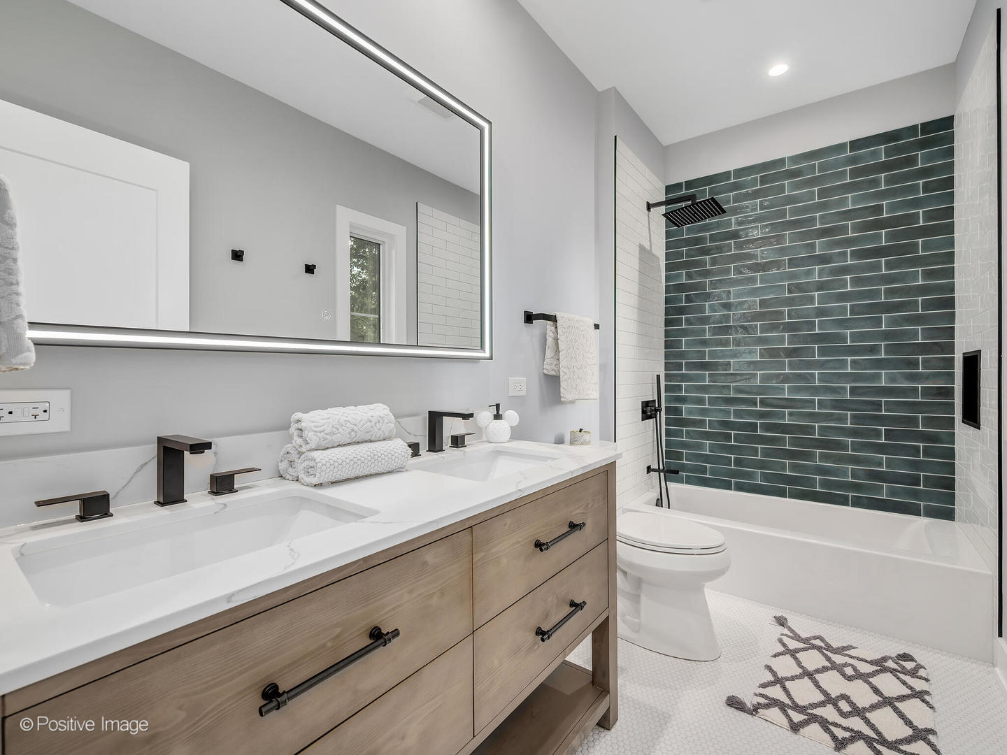 11480 Circle Drive Burr Ridge, IL 60527 - Photo 30 of 53 a bathroom with a sink a toilet and shower