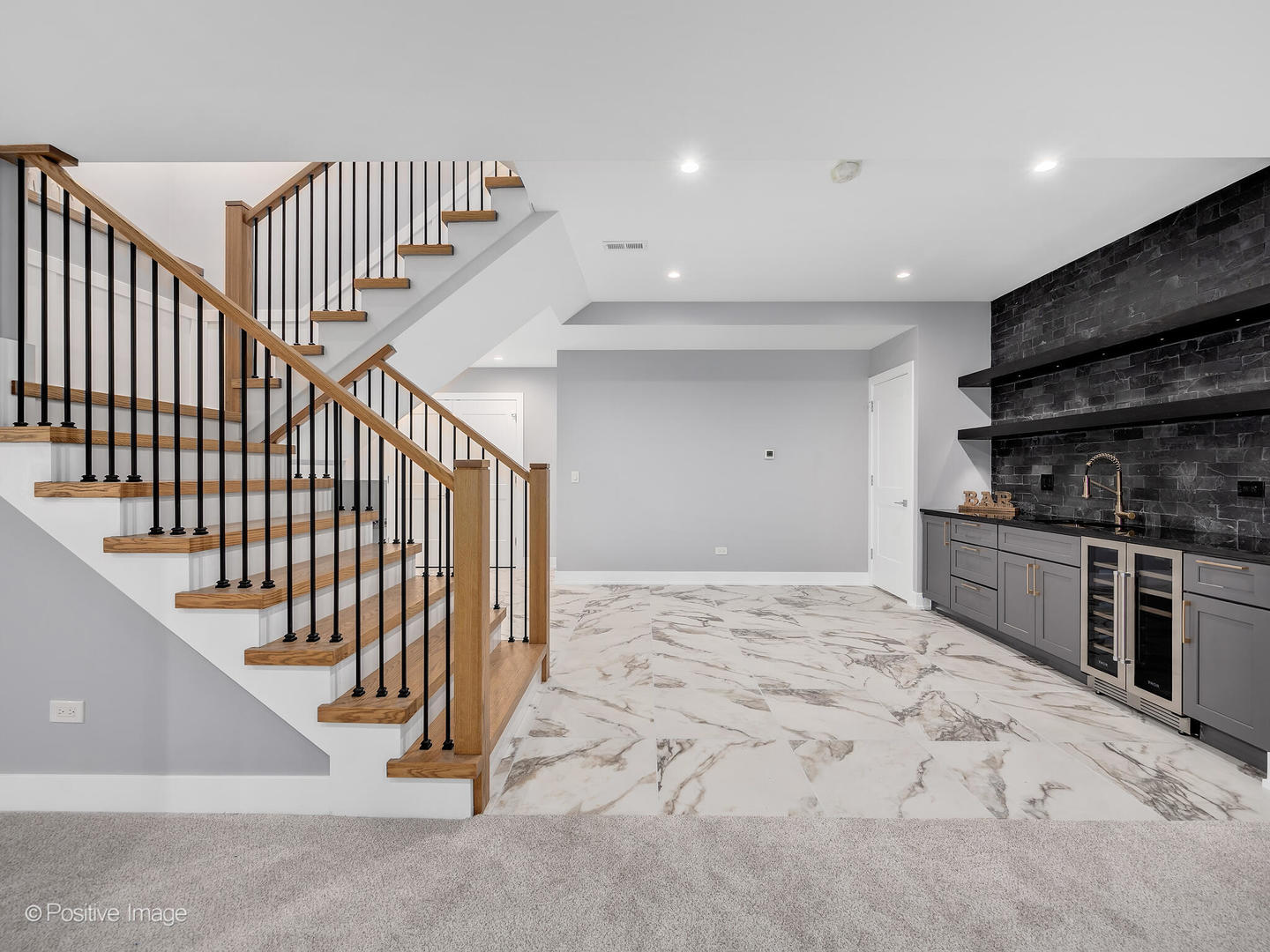 11480 Circle Drive Burr Ridge, IL 60527 - Photo 40 of 53 a view of a kitchen with wooden floor and electronic appliances