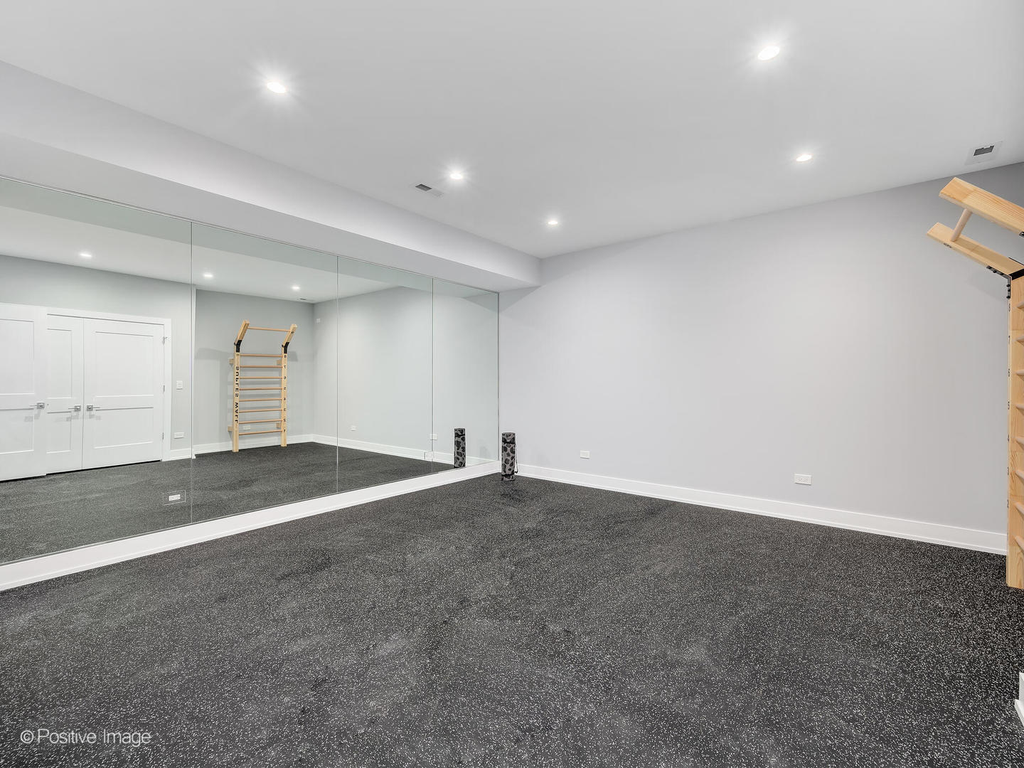 11480 Circle Drive Burr Ridge, IL 60527 - Photo 42 of 53 a view of empty room