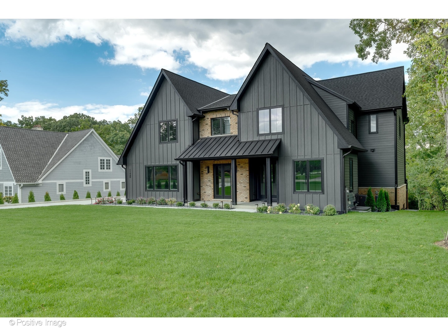 11480 Circle Drive Burr Ridge, IL 60527 - Photo 51 of 53 a front view of a house with a garden