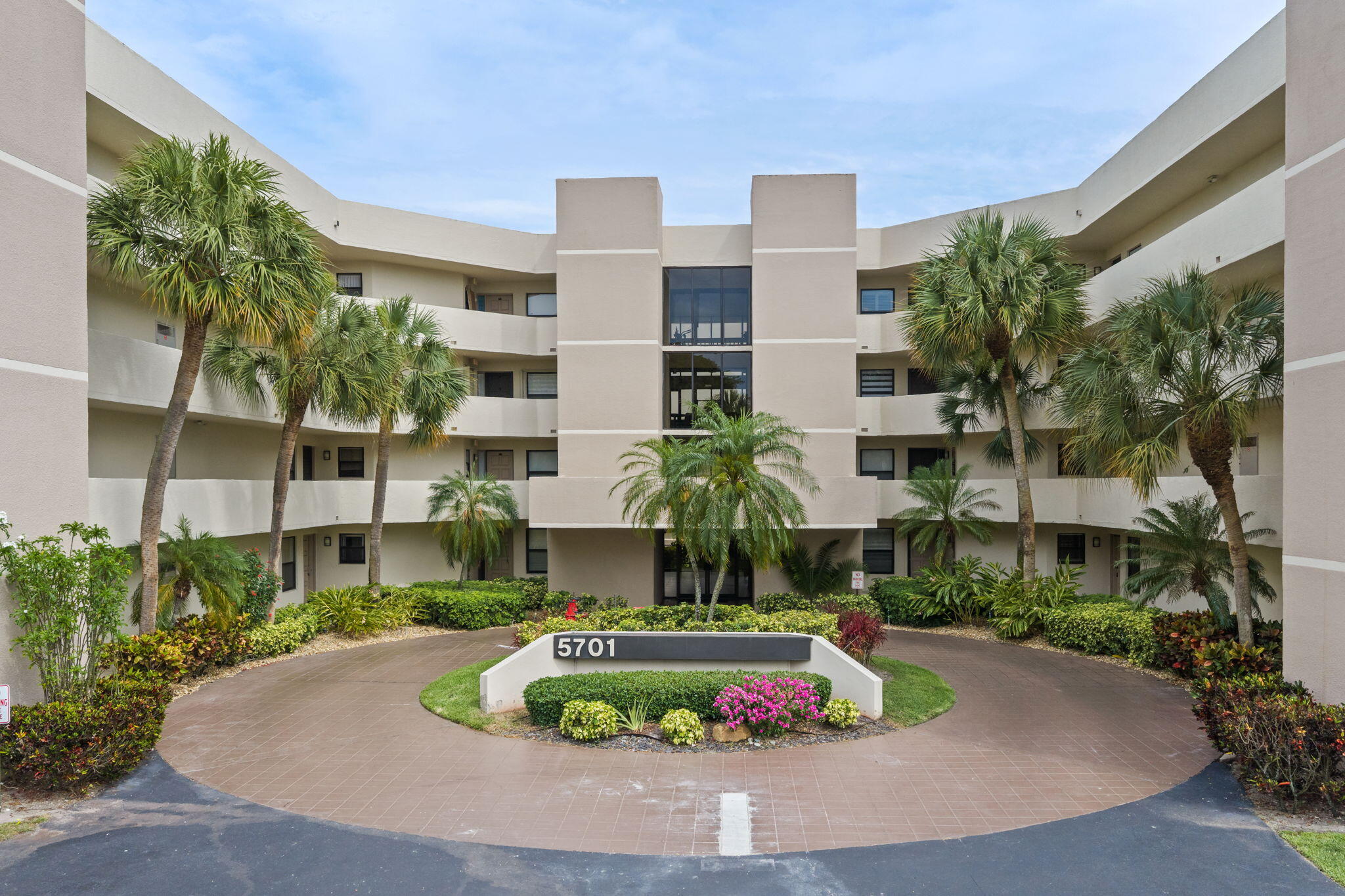 5701 Camino Del Sol, Unit 104 Boca Raton, FL 33433 - Photo 1 of 34 front bldg