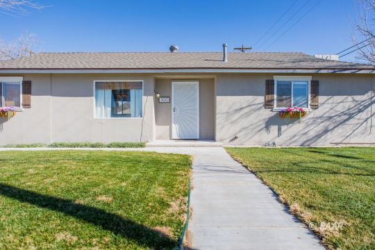 300 North Warner Street Ridgecrest, CA 93555 - Photo 5 of 33 Gallery Image 5