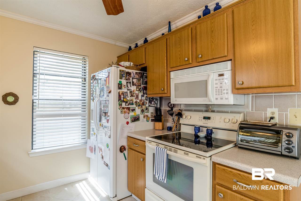 5717 Green Tree Road Mobile, AL 36609 - Photo 13 of 23 Kitchen