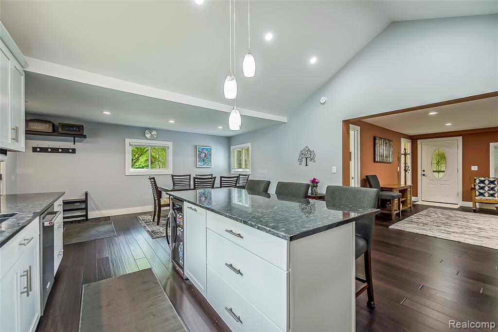 9137 Maltby Road Brighton, MI 48116 - Photo 13 of 41