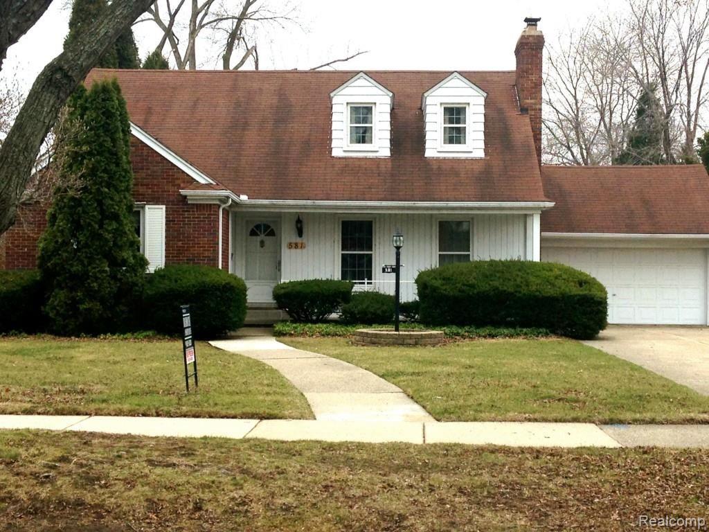 581 Roslyn Road Grosse Pointe, MI 48236 - Photo 2 of 21 IMG_5840.jpg