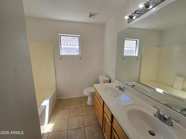 $2,400 | 1074 East Cathy Drive, Gilbert, AZ 85296