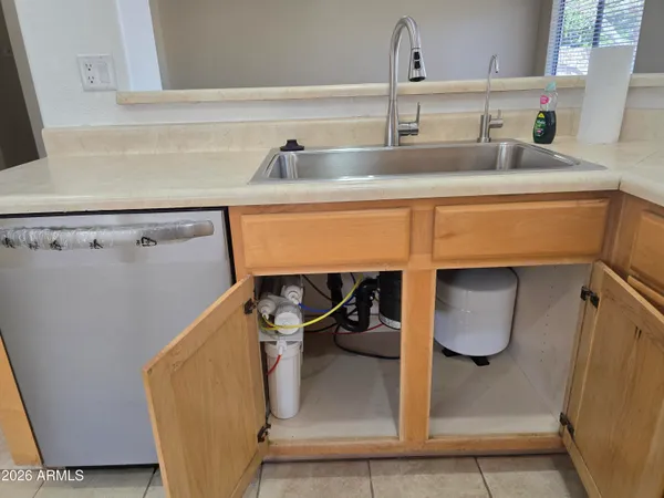 $2,400 | 1074 East Cathy Drive, Gilbert, AZ 85296