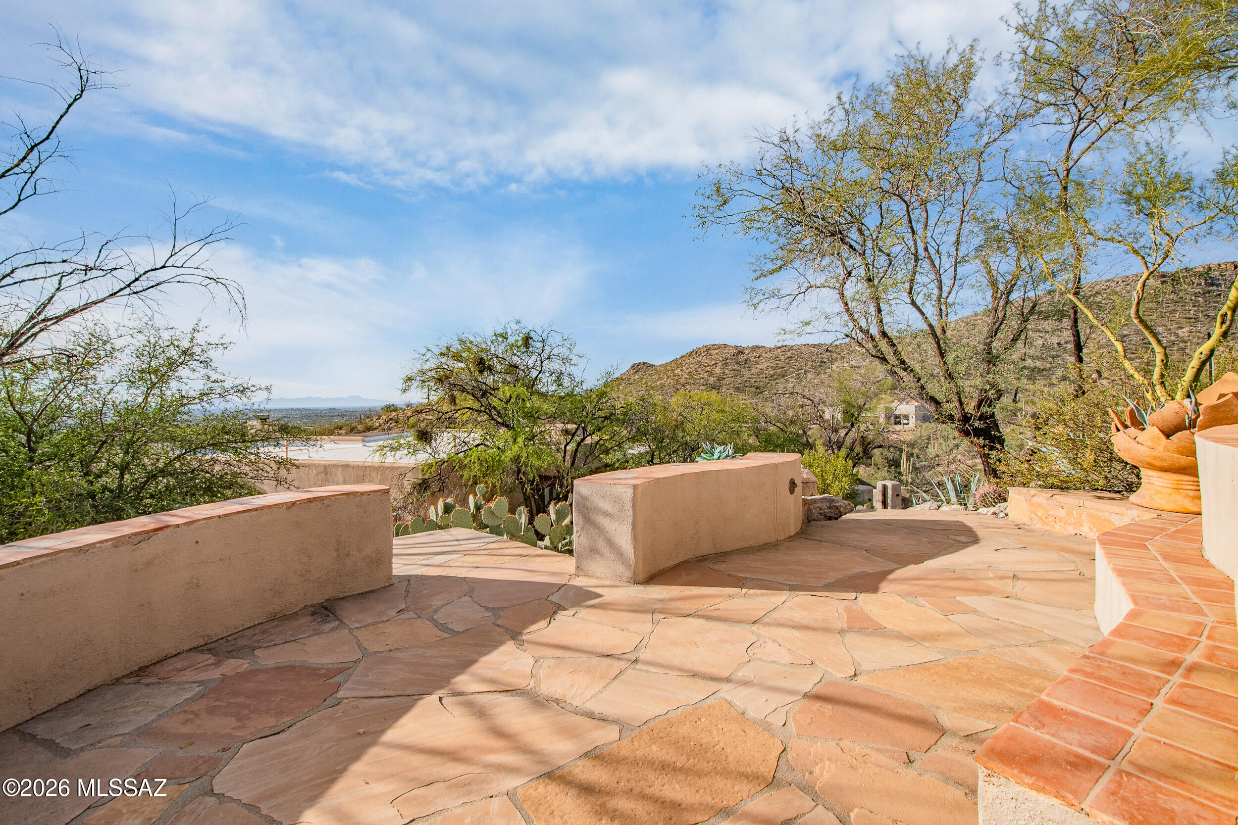 13630 East Sahuaro Sunset Road Tucson, AZ 85749 - Photo 36 of 47 a view of a terrace
