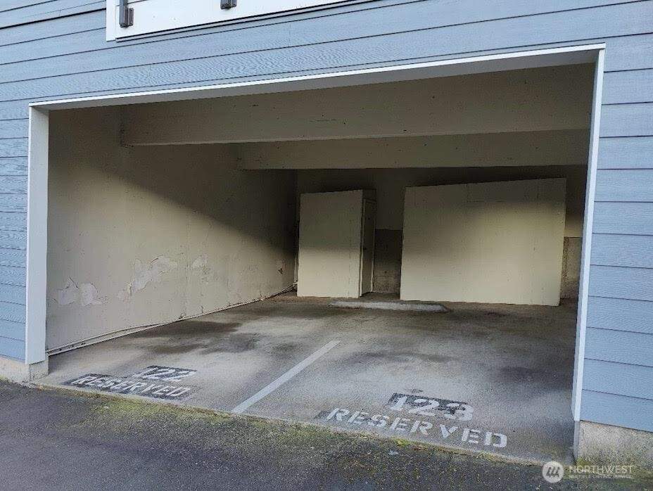 2411 South 248th Street, Unit D24 Kent, WA 98032 - Photo 19 of 21 a view of a door of the house