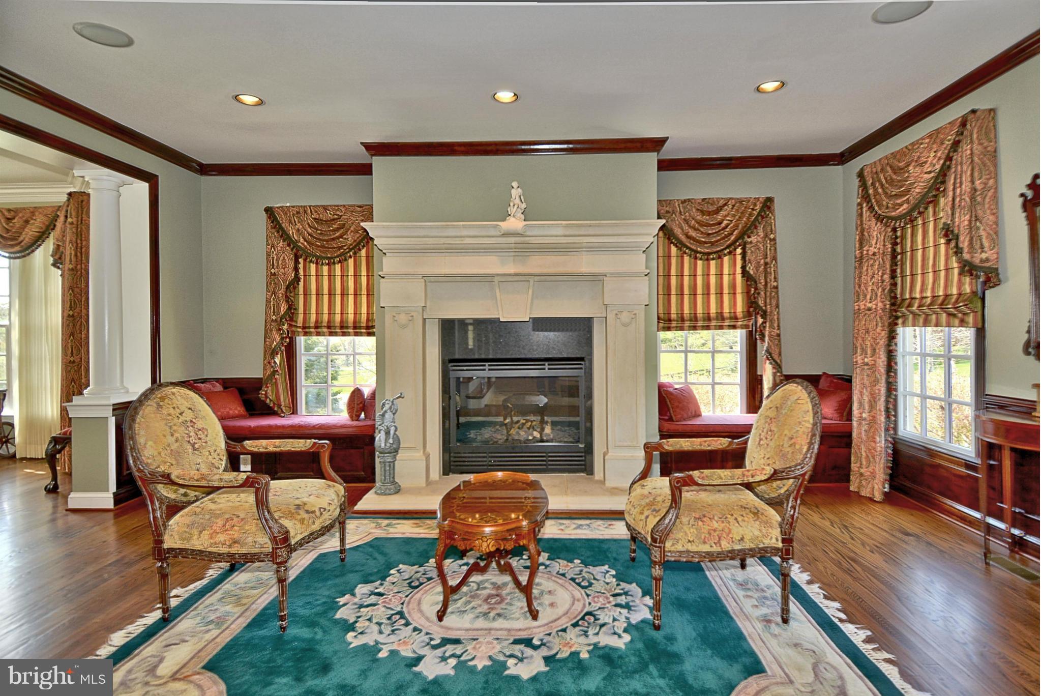 13501 Esworthy Road Darnestown, MD 20874 - Photo 3 of 30 Living Room