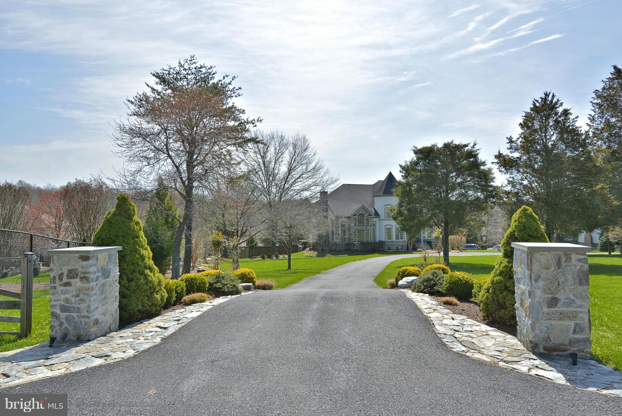 13501 Esworthy Road Darnestown, MD 20874 - Photo 27 of 30 Driveway