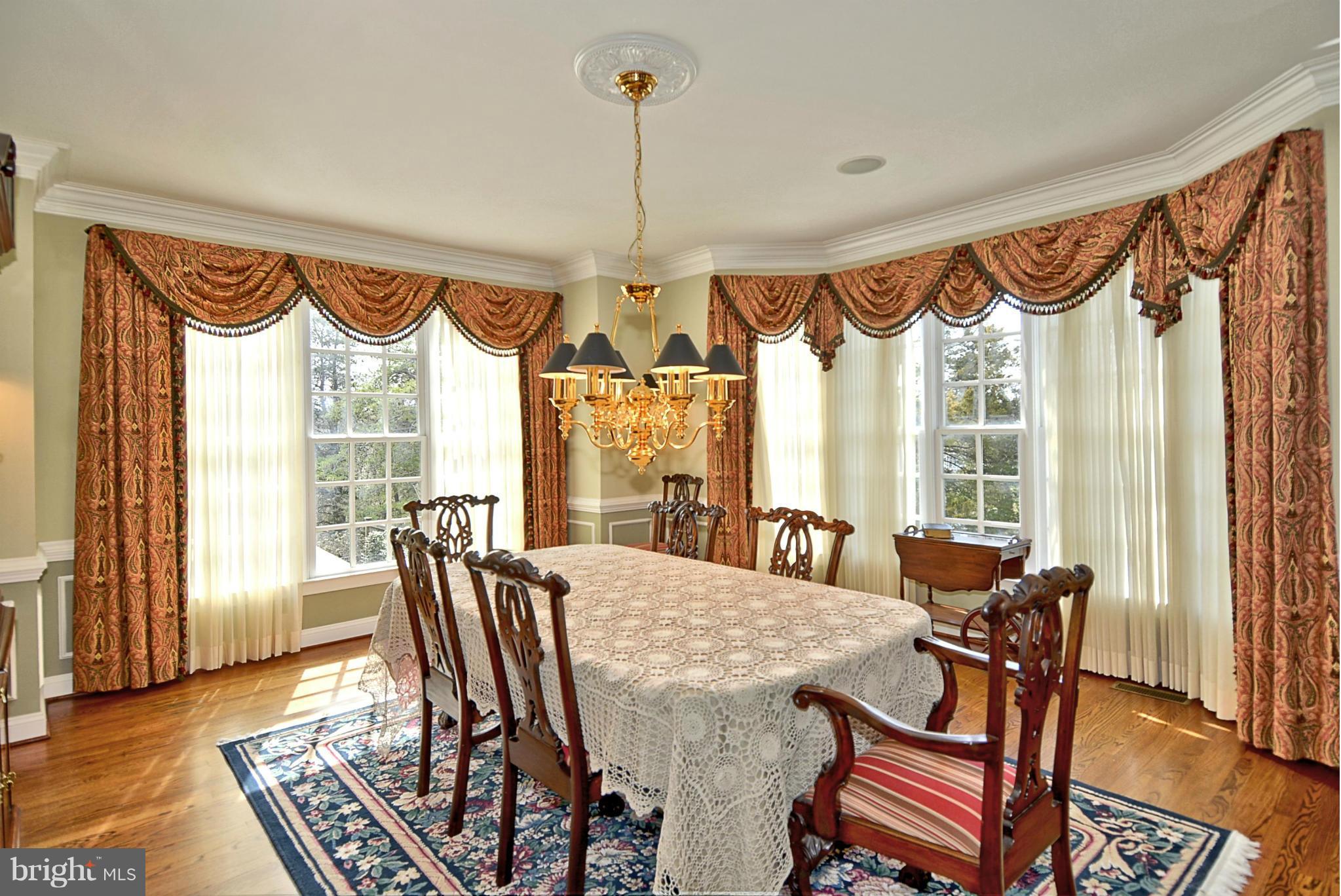 13501 Esworthy Road Darnestown, MD 20874 - Photo 4 of 30 Dining Room