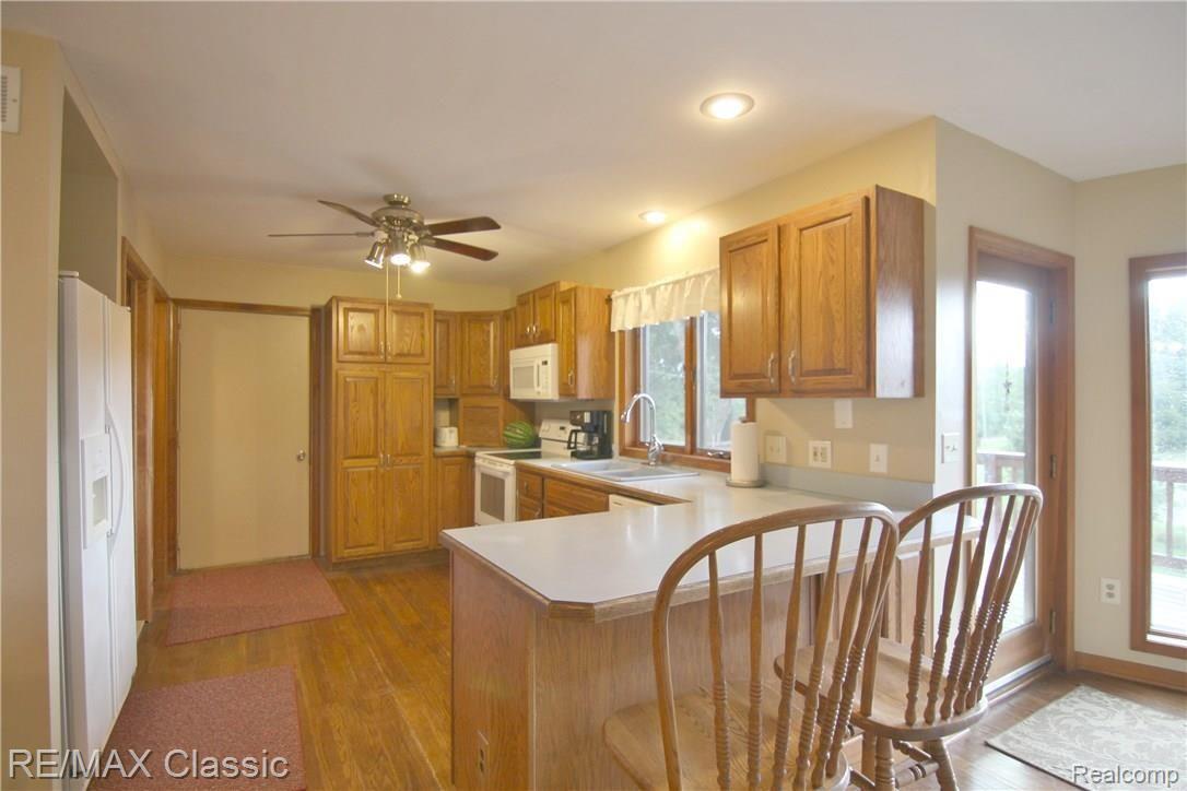 7632 Brophy Road Howell, MI 48855 - Photo 11 of 26 Kitchen