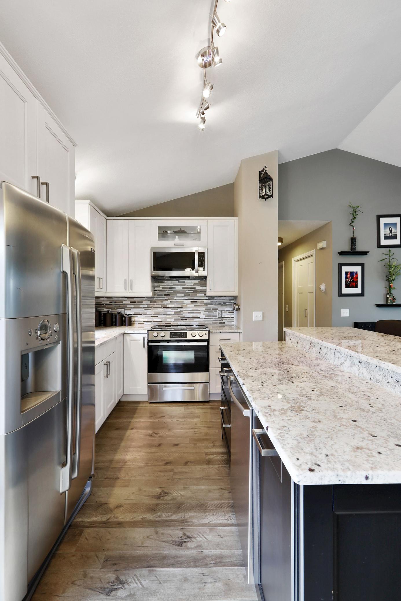 6260 Duck Lake Road Eden Prairie, MN 55346 - Photo 8 of 36 Gallery Image 8