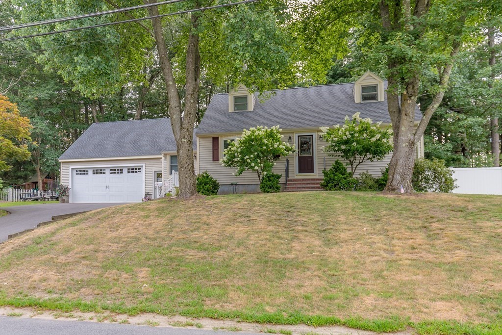 21 Mcfarlin Road Chelmsford, MA 01824 - Photo 1 of 42 Gallery Image 1