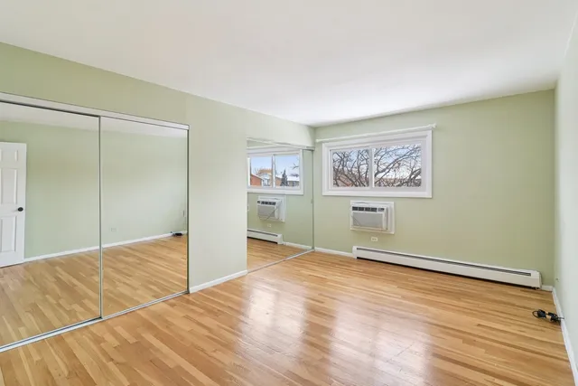 $170,000 | 8872 Jody Lane, Unit 2E, Des Plaines, IL 60016