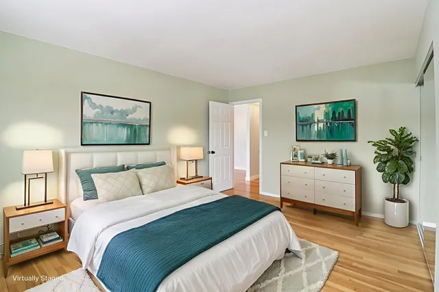 $170,000 | 8872 Jody Lane, Unit 2E, Des Plaines, IL 60016